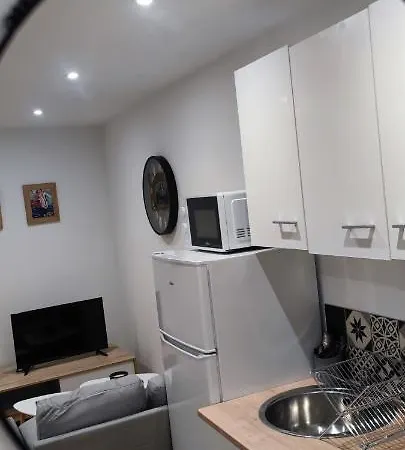 Le Celestin - Centre-ville Avec Terrasse Et Salon De Jardin * Виши