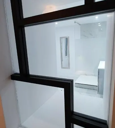 Апартаменты Le Celestin - Centre-ville Avec Terrasse Et Salon De Jardin