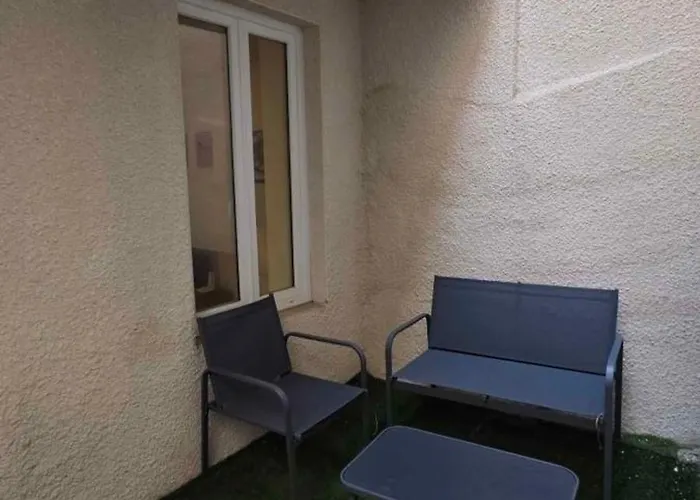 Apartment Le Celestin - Centre-ville Avec Terrasse Et Salon De Jardin Vichy